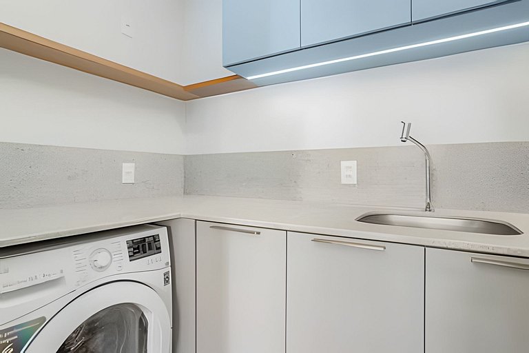 Pé na areia, jacuzzi privativa e rota das baleias