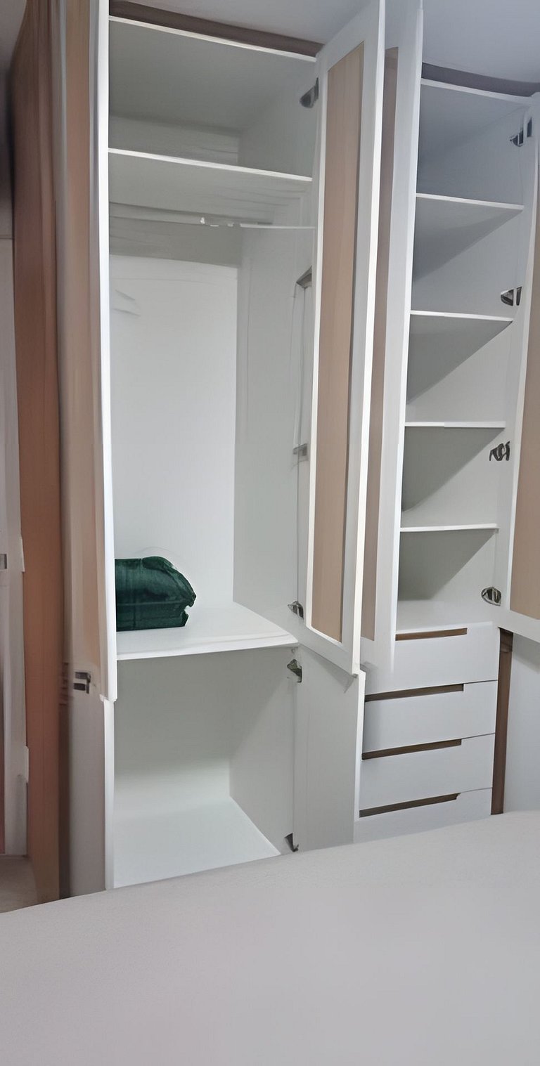 Pé na areia, jacuzzi privativa e rota das baleias