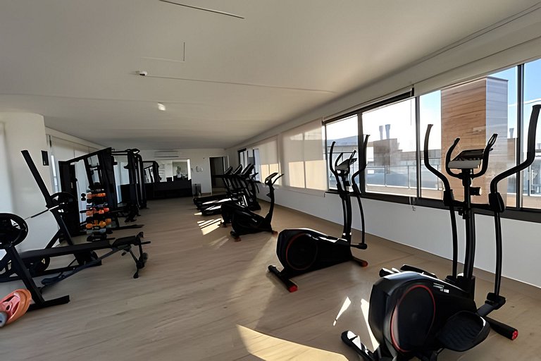 Pé na areia, jacuzzi privativa e rota das baleias