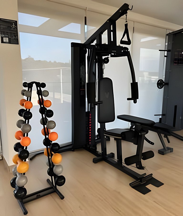 Pé na areia, jacuzzi privativa e rota das baleias