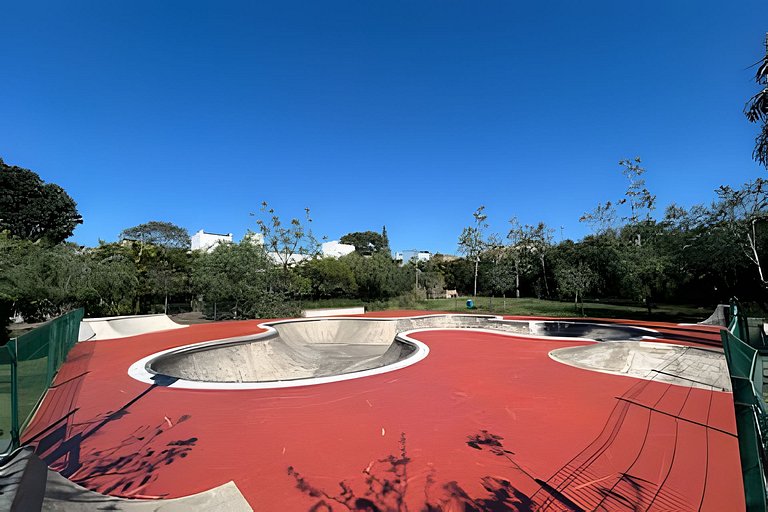 Swami: condomínio clube, lazer, pertinho da praia