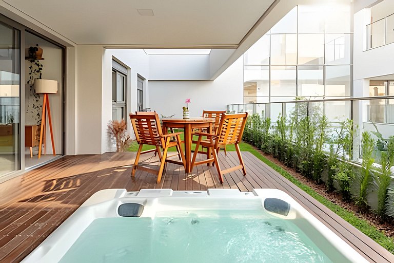 Garden fabuloso, jacuzzi privativa, pé na areia