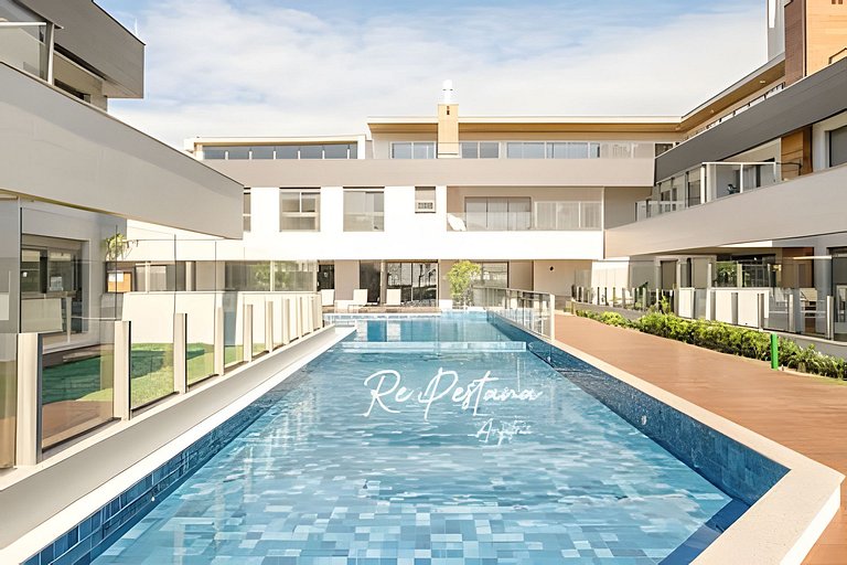 Garden fabuloso, jacuzzi privativa, pé na areia