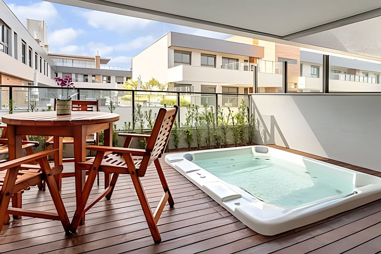 Garden fabuloso, jacuzzi privativa, pé na areia