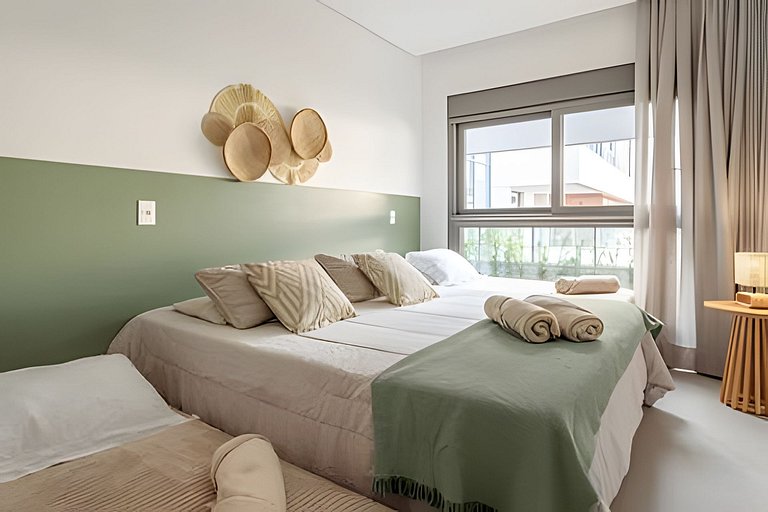 Garden fabuloso, jacuzzi privativa, pé na areia