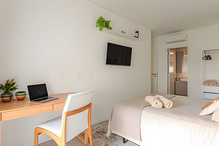 Garden fabuloso, jacuzzi privativa, pé na areia