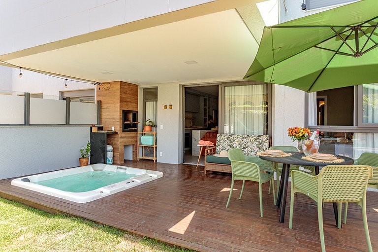 Iconic: Pé na Areia, Garden, jacuzzi e churrasqueira privati