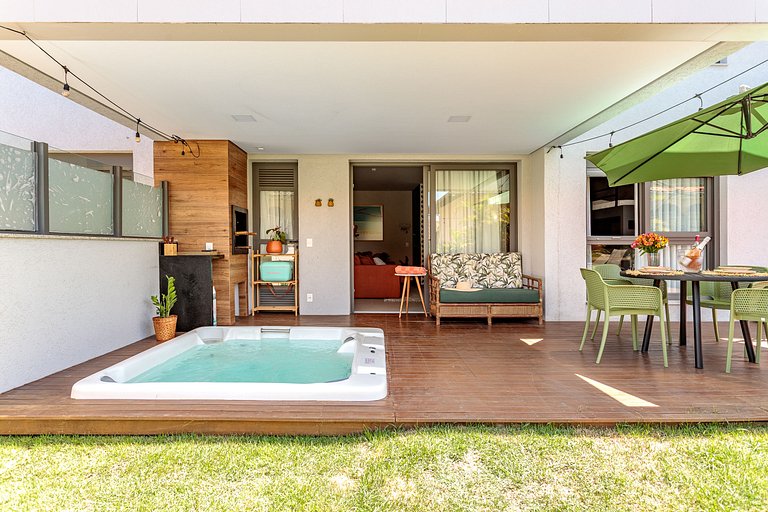 Iconic: Pé na Areia, Garden, jacuzzi e churrasqueira privati