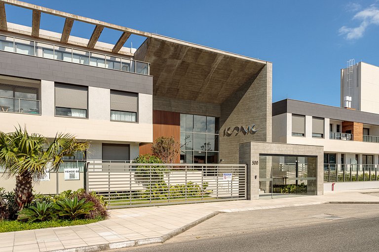 Iconic: Pé na Areia, Garden, jacuzzi e churrasqueira privati