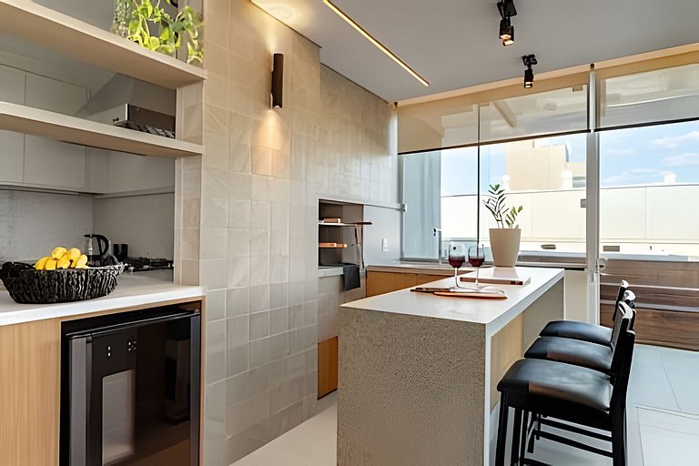 Luxo: Cobertura com Jacuzzi, Vista Ilha Campeche