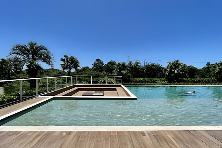 Luxo: Cobertura com Jacuzzi, Vista Ilha Campeche