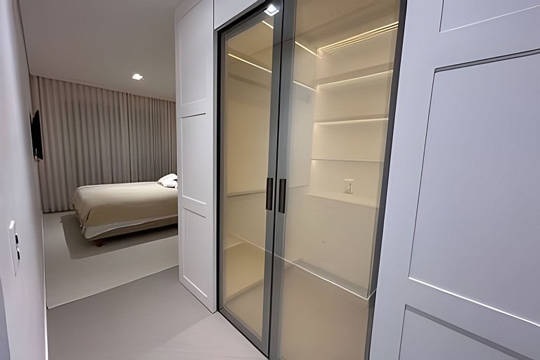 Iconic: Pé areia, 2 quartos, completo, minimalista